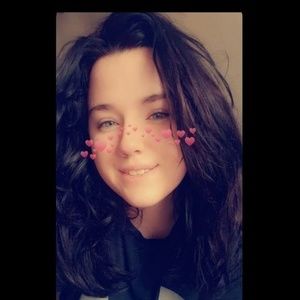 Meet your Posher, Desiree